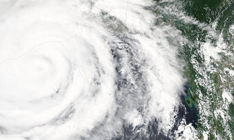 Phailin over the Bay of Bengal (Wikimedia)
