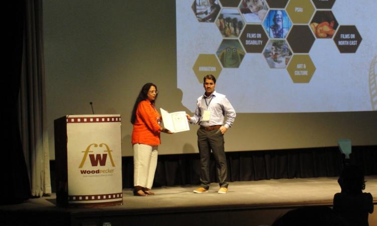 Abdul Rashid receives the nomination certificate during WIFF 2016.