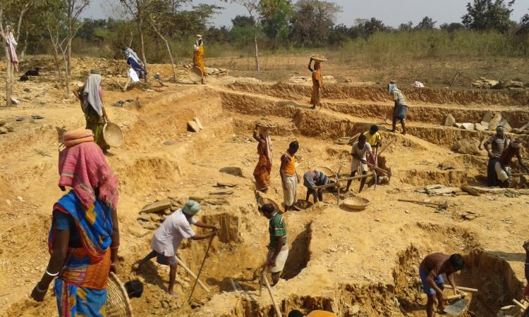 Farmers constructing happa; Image: PRADAN